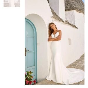 BRAND NEW Madi Lane “The Morrison” wedding dress, Never worn and never altered!